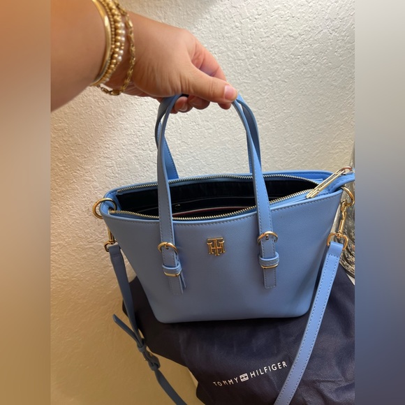 Tommy Hilfiger Hydrangea Blue Purse - Picture 4 of 12